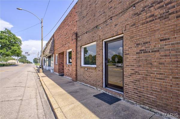 110 E Main AVE, Bernie, MO 63822