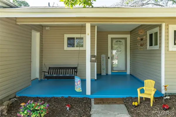 7104 Fernbrook DR, St Louis, MO 63123