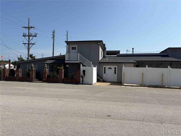 8915 S Broadway, Unincorporated, MO 63125