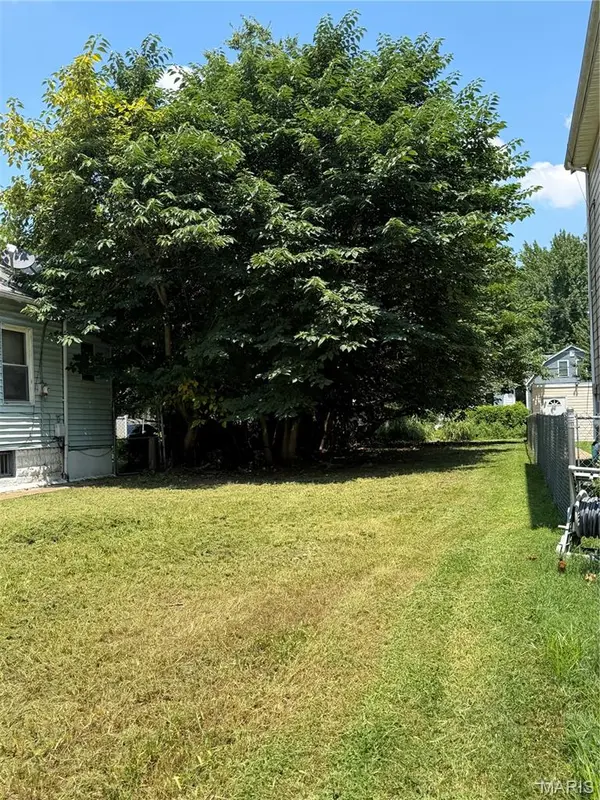 6639 Bartmer AVE, St Louis, MO 63130