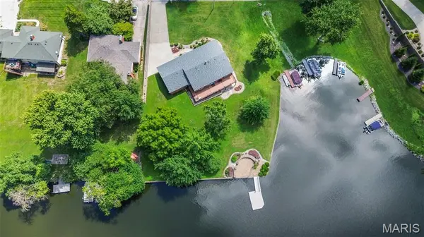 369 E Lake DR, Edwardsville, IL 62025