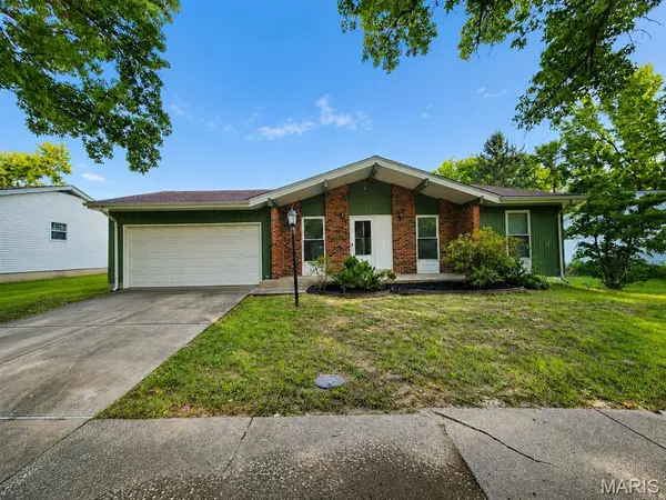 6300 Silver Fox DR, Florissant, MO 63034