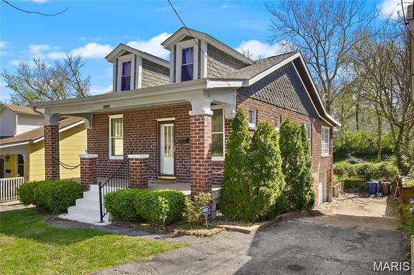 2230 Northbury LN, St Louis, MO 63114