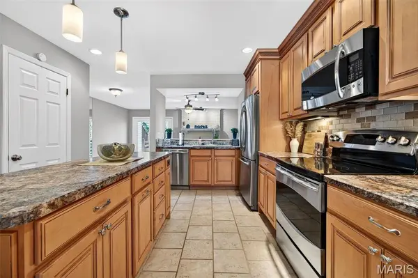3034 Autumn Lakes CT, Maryland Heights, MO 63043