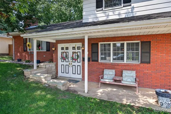 461 S Grand ST, Nashville, IL 62263
