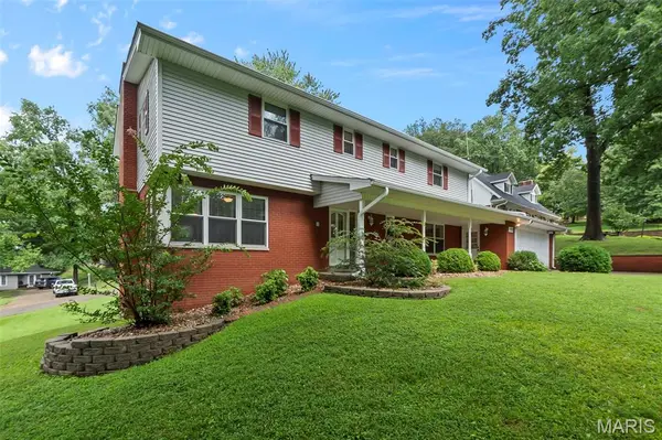 1930 Oak Hills ST, Cape Girardeau, MO 63701