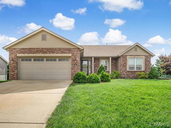 1521 Rachael LN, Waterloo, IL 62298