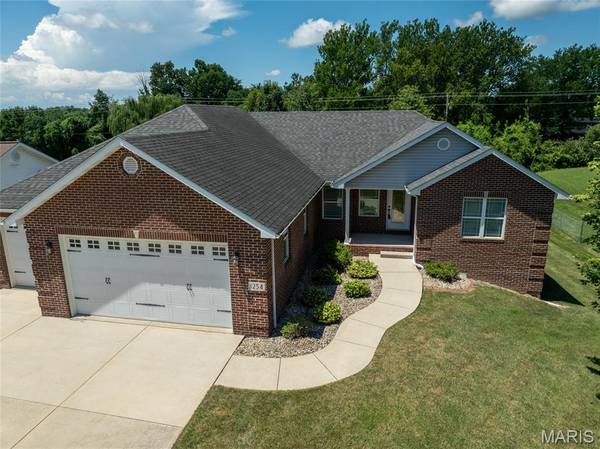 1254 Jamaica DR, Edwardsville, IL 62025