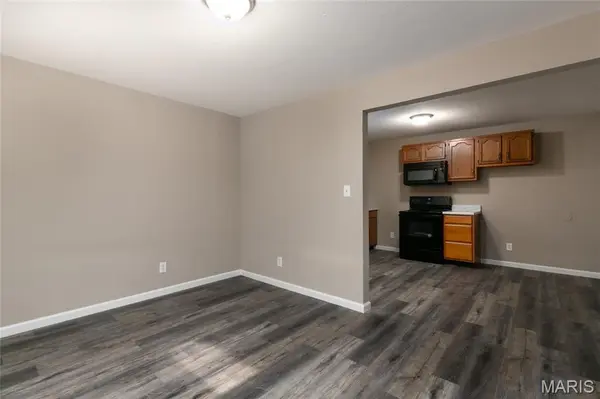 560 E Cherry ST, Troy, MO 63379