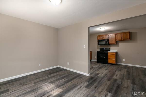 560 E Cherry ST, Troy, MO 63379