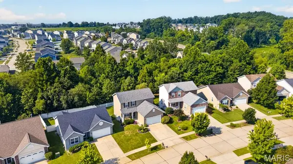 210 Flint Brook DR, O'fallon, MO 63366