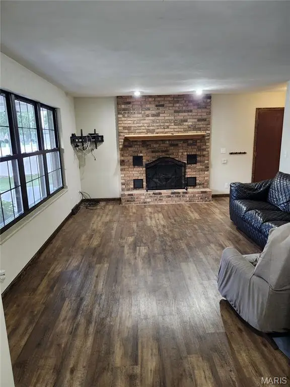 750 Klein DR, Smithton, IL 62285