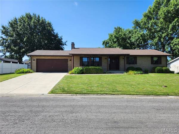 750 Klein DR, Smithton, IL 62285