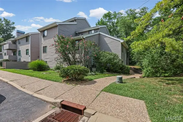1333 Prospect Village LN #A, Ballwin, MO 63021