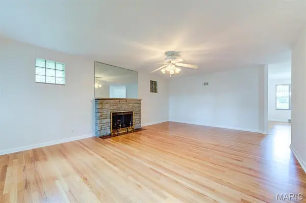 7425 Raleigh DR, St Louis, MO 63123