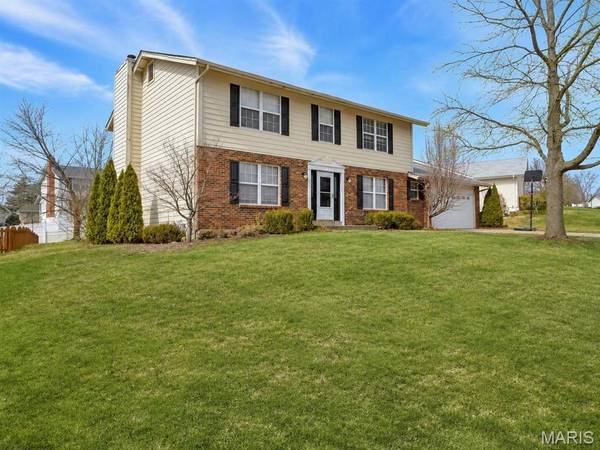 513 River Bend Estates DR, St Charles, MO 63303