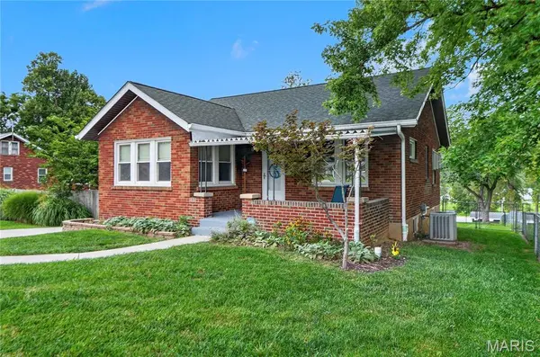 3215 Fee Fee RD, Bridgeton, MO 63044