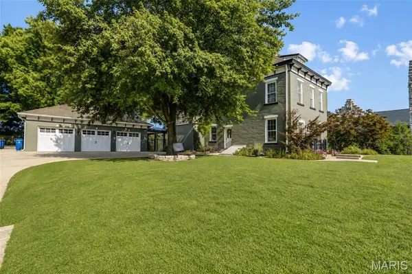 330 Alby ST, Alton, IL 62002