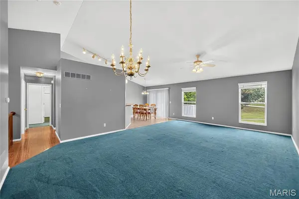 114 Pine Trail DR #8, Lake St Louis, MO 63367