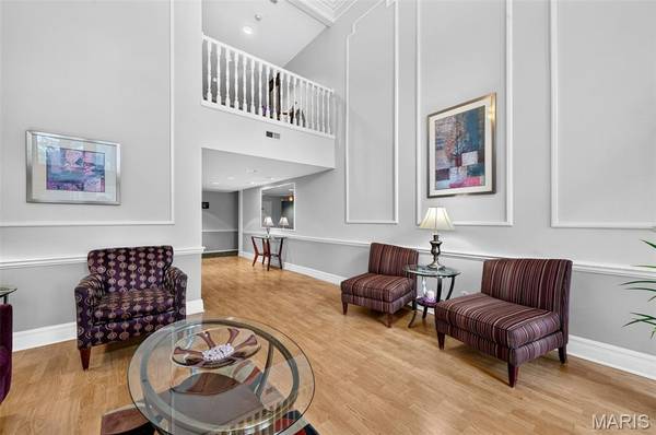 539 Coeur De Royale DR #307, Creve Coeur, MO 63141