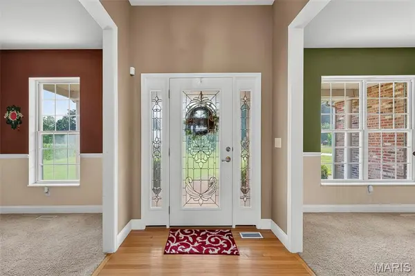 1136 Hoffmann Estates DR, Columbia, IL 62236