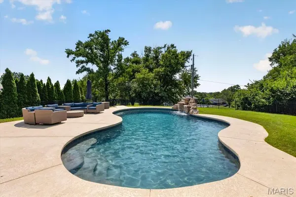 33 Chapel Hill EST, St Louis, MO 63131