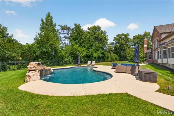 33 Chapel Hill EST, St Louis, MO 63131
