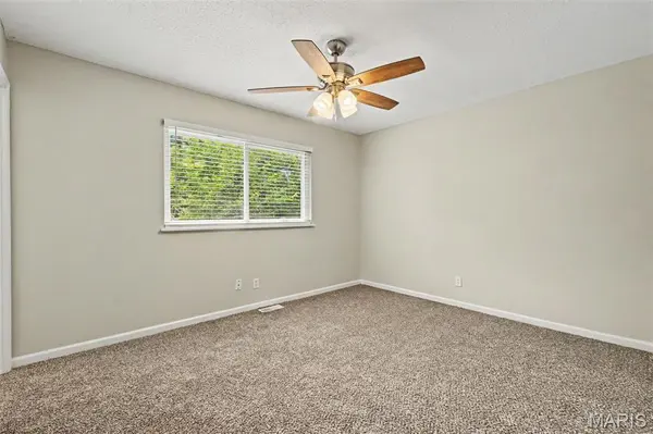 11748 Vizcuya CT, Florissant, MO 63033