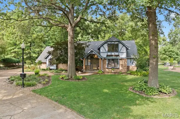 5 Pinebrook CT, Edwardsville, IL 62025