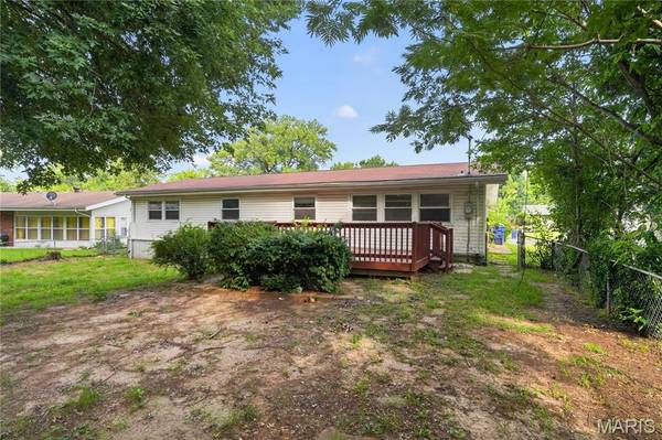 11138 Landseer DR, St Louis, MO 63136