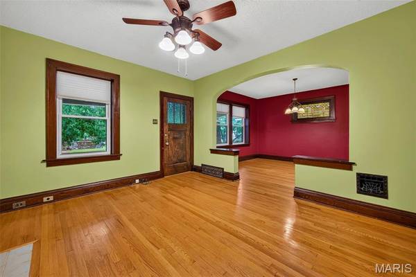 5417 Grace AVE, St Louis, MO 63116