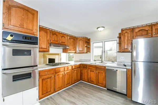 31 Four Winds DR, St Peters, MO 63376