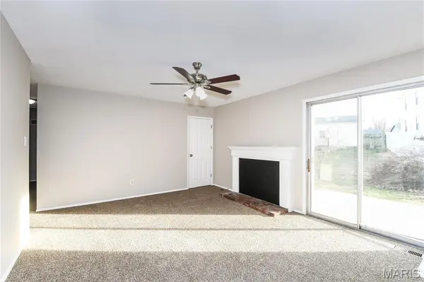 31 Four Winds DR, St Peters, MO 63376