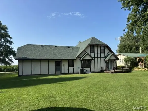 818 WEBSTER ST, Nokomis, IL 62075
