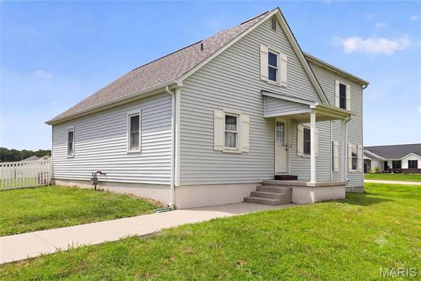 904 Sheridan LN, Waterloo, IL 62298