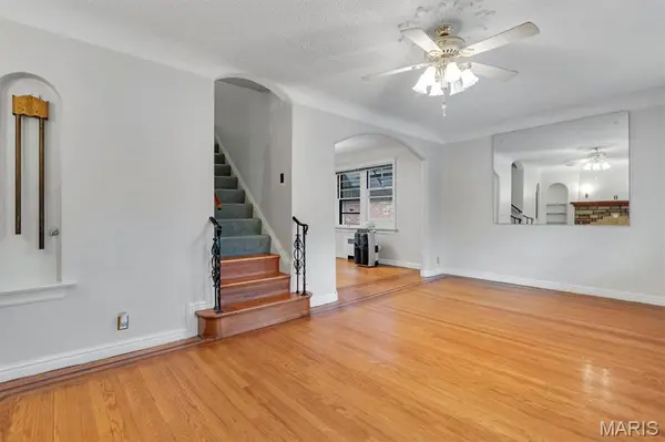 5619 Neosho ST, St Louis, MO 63109