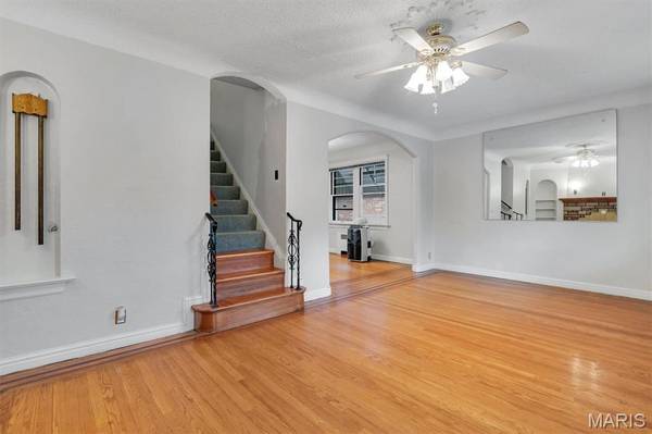 5619 Neosho ST, St Louis, MO 63109