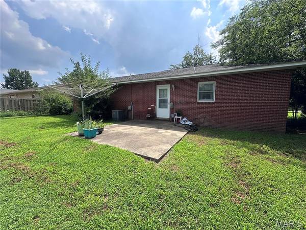 206 Russell AVE, Sikeston, MO 63801
