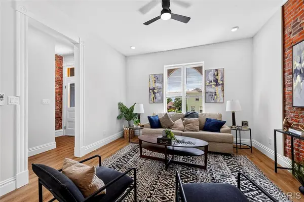 6823 Minnesota AVE, St Louis, MO 63111