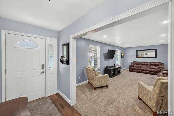 423 Ancestry DR, St Peters, MO 63376