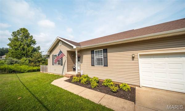 111 Lyle Curtis CIR, Waynesville, MO 65583