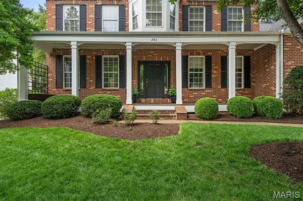 283 Dickens Farm LN, Ballwin, MO 63021