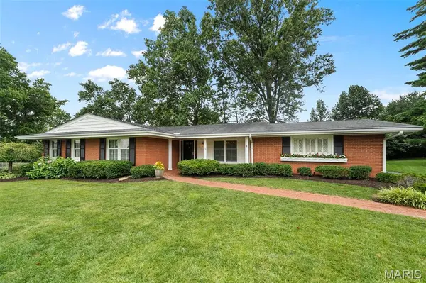 418 Monaco DR, Warson Woods, MO 63122