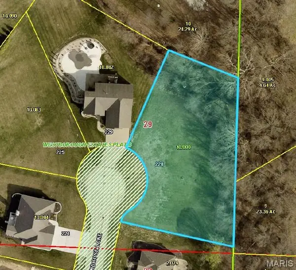 228 Windrose LN, Troy, MO 63379