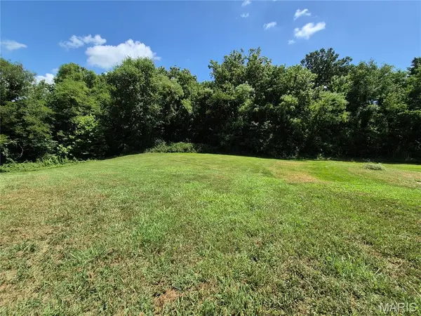 228 Windrose LN, Troy, MO 63379