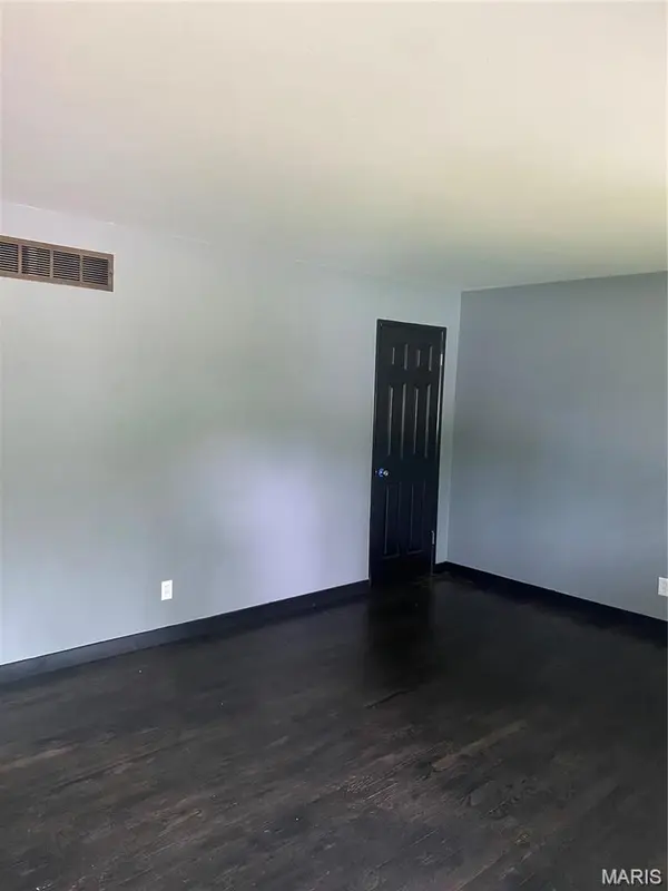 922 Everglade CT, St Louis, MO 63137