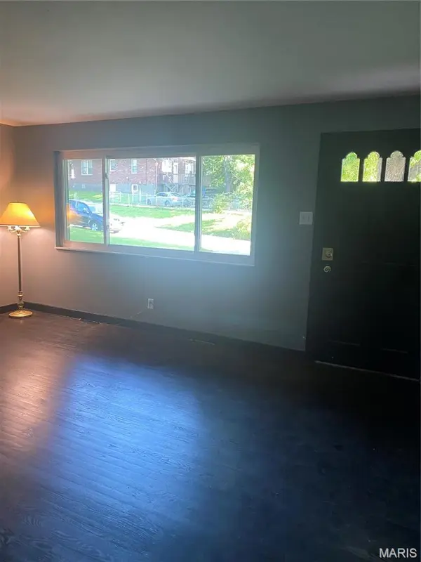922 Everglade CT, St Louis, MO 63137