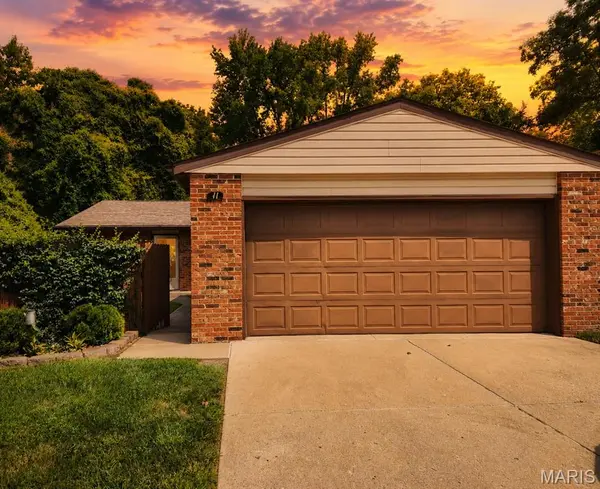 11 Parkridge, Belleville, IL 62226
