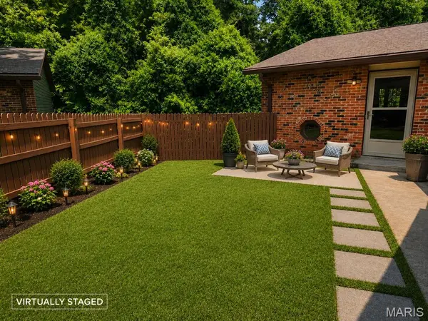 11 Parkridge, Belleville, IL 62226