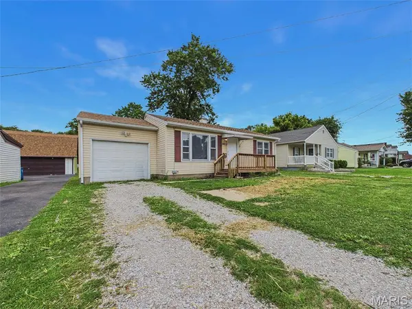 728 N Prairie ST, Bethalto, IL 62010